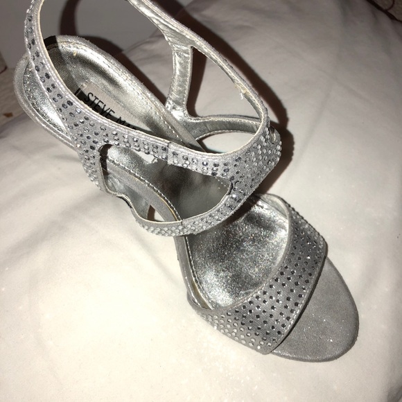 Sold! Steve Madden Sliver Heels - Picture 5 of 7